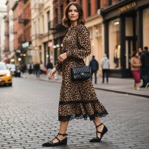 Authentic
 - Valentino Rockstud Flats